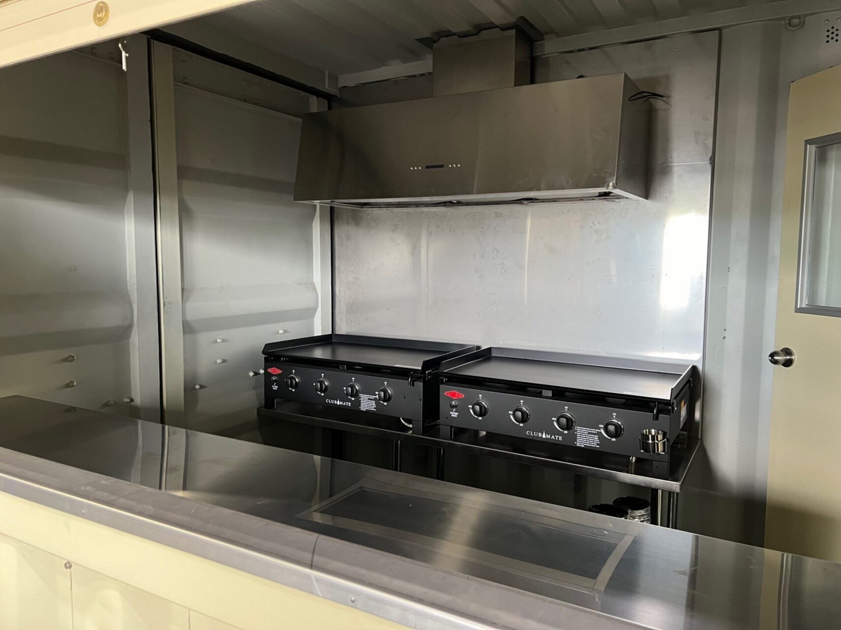 FM9500 Mobile Self Contained BBQ Container - Image 2